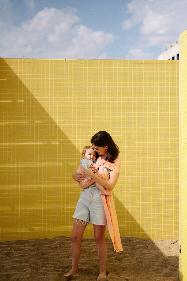 Kangura portabebés Bandolera Portabebé de Agua Momawo Splash Salmon