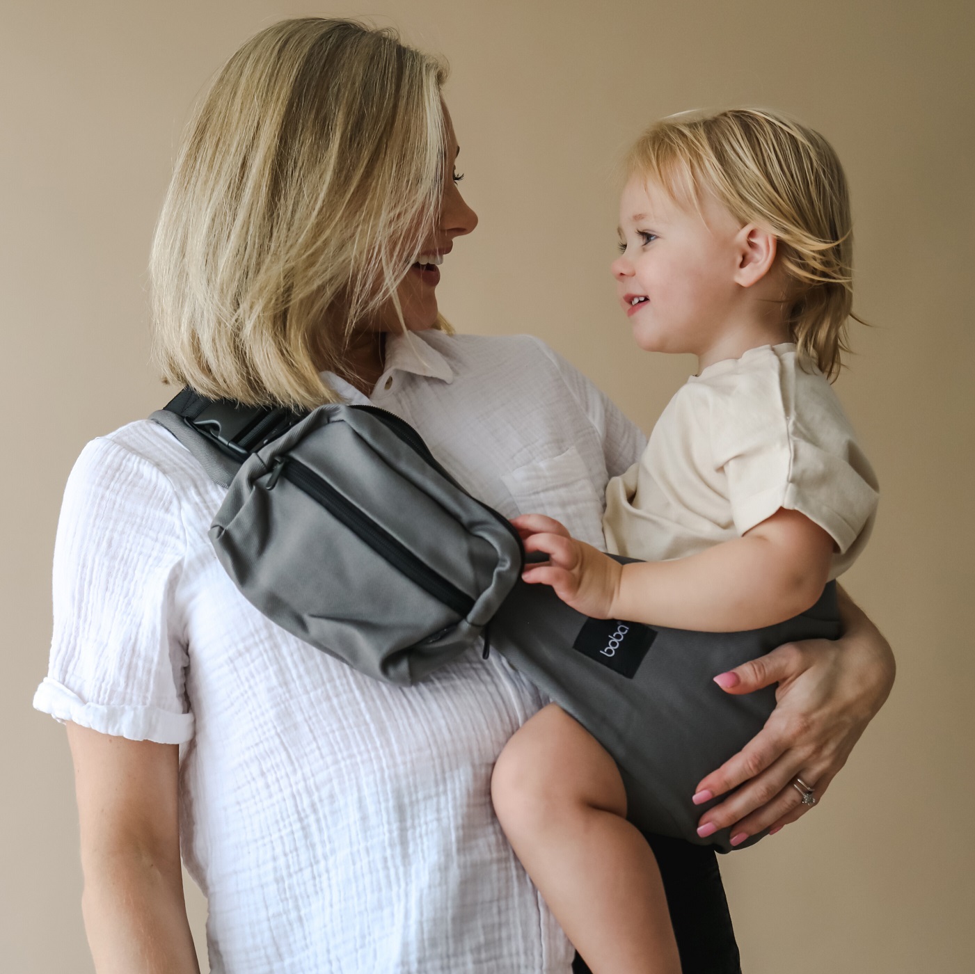 Kangura portabebés Portabebé ligero Boba Buddy Grey