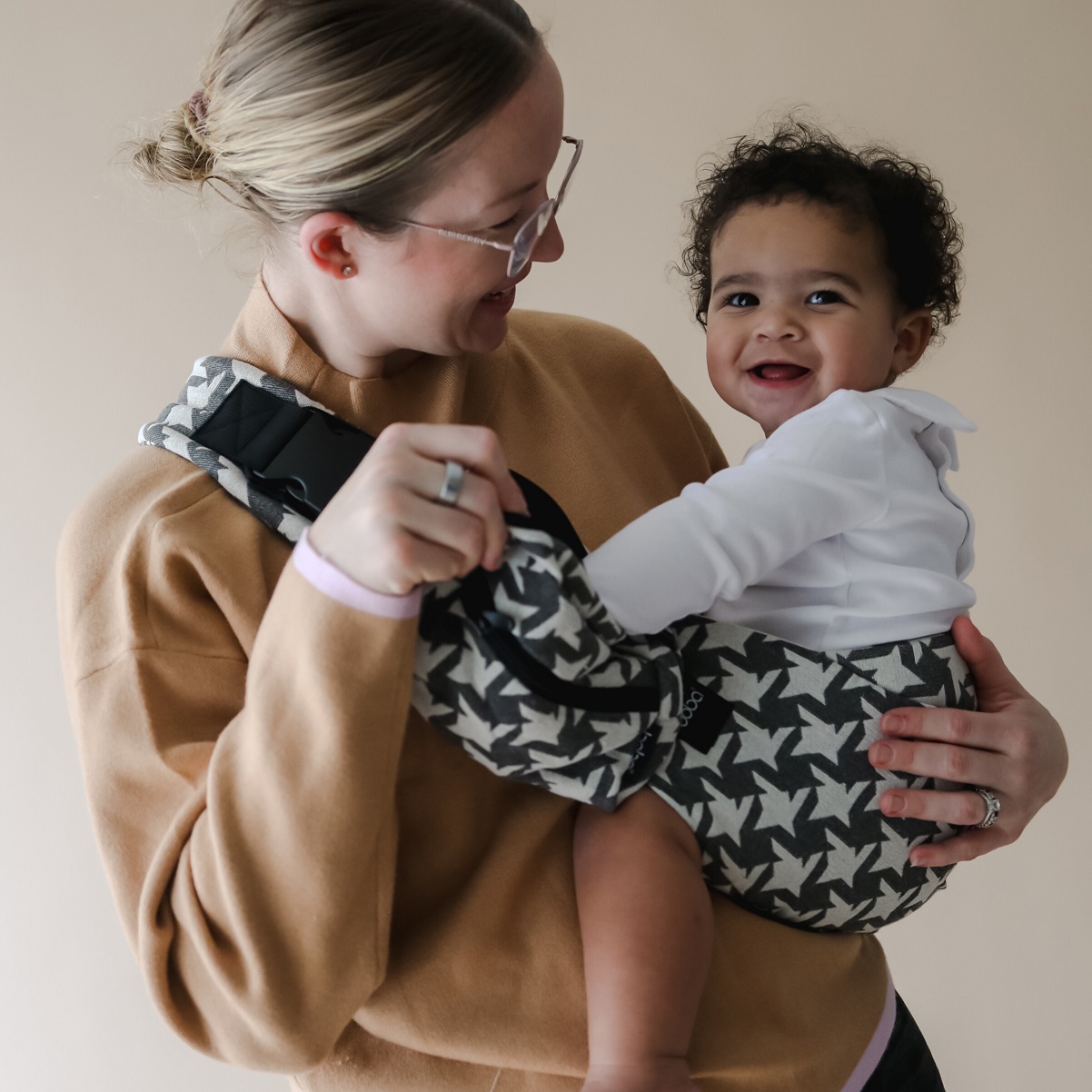 Kangura portabebés Portabebé ligero Boba Buddy Houndstooth