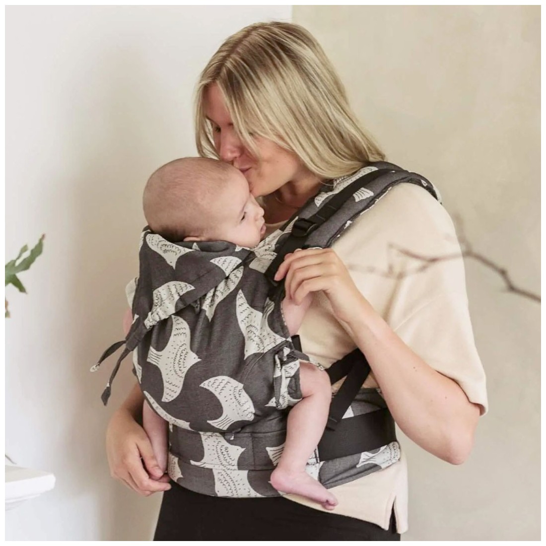 Kangura portabebés Mochila ergonómica Fidella Fusion Toddler 2.0 Birds Black Ecru