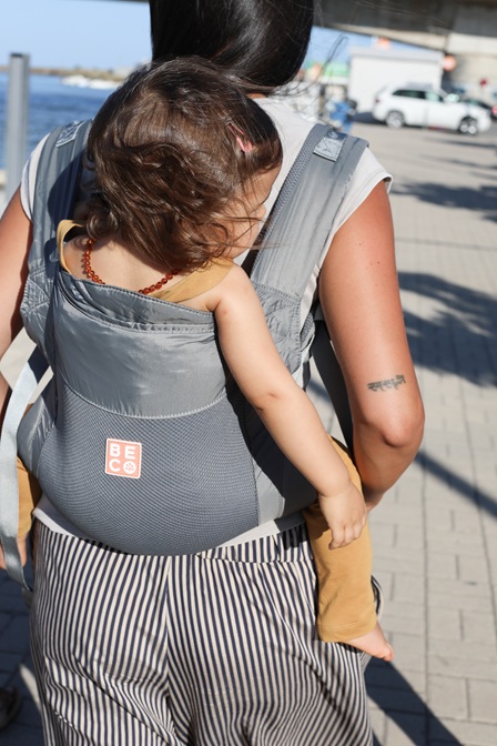 Kangura portabebés Mochila portabebés ultraligera Beco Fly Grey