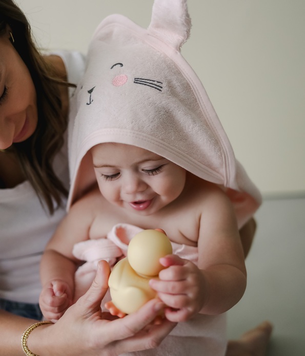 Kangura portabebés Toalla con capucha y manopla CuddleBug Pink Bunny